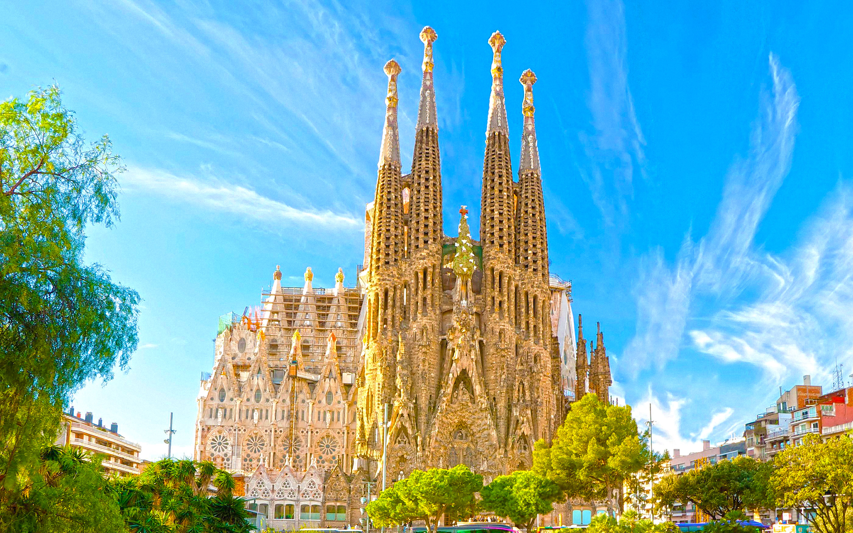 https://d3r8gwkgo0io6y.cloudfront.net/upload/Sagrada Família Barcelona.jpg